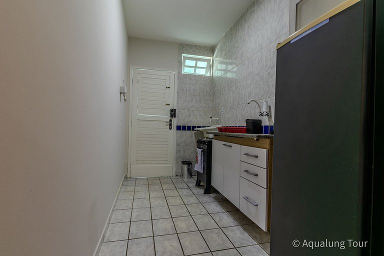 Pertinho do Mar a 300m, 1 Quarto, Comércio Próximo