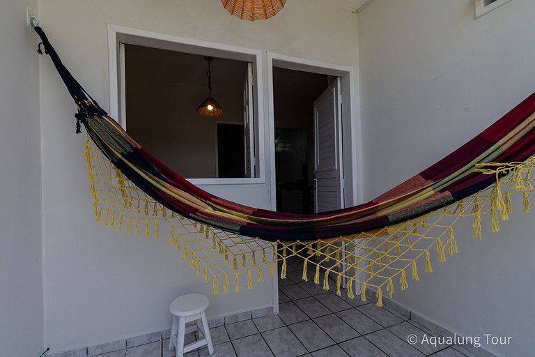 Pertinho do Mar a 300m, 1 Quarto, Comércio Próximo