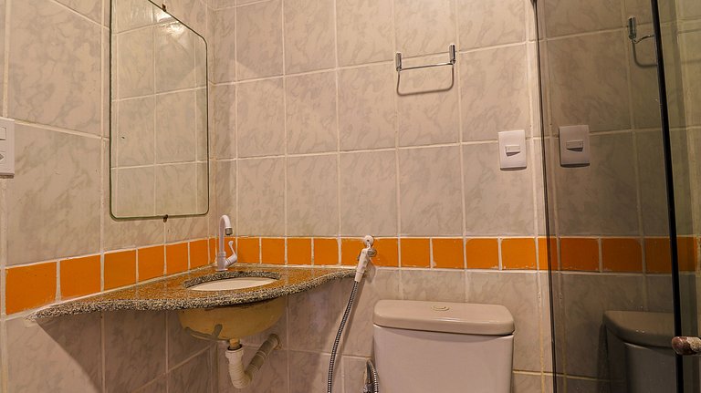 Cheira Mar a 300m, 1 Quarto, Comércio Próximo