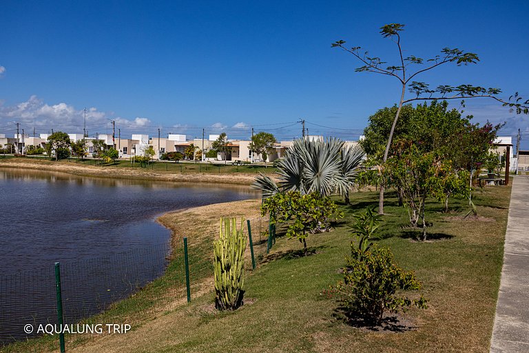 Casa em condomínio 2 quartos com piscina